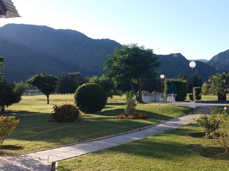 Hotel Lujan Lujan  ภายนอก รูปภาพ