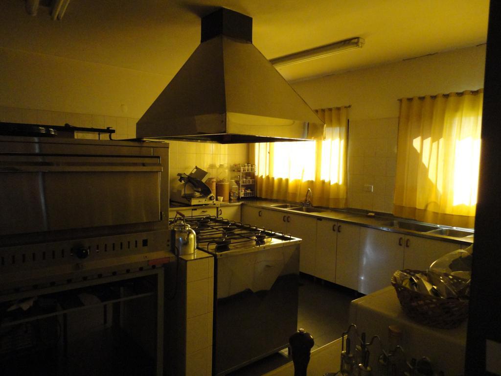 Hotel Lujan Lujan  ภายนอก รูปภาพ